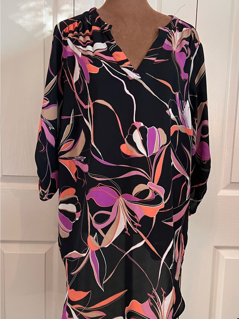 Worthington Black Floral Multicolor V-Neck Tunic - Picture 2 of 8